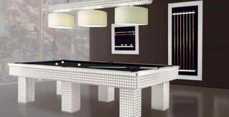 Biliardo innovativo Cairo decorato a piramidi in legno
